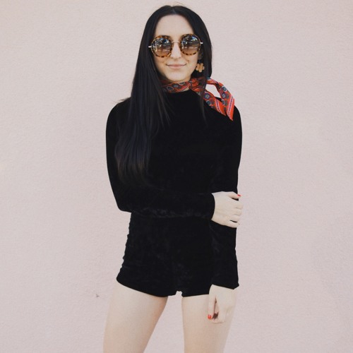 Caitlin Lucia’s avatar