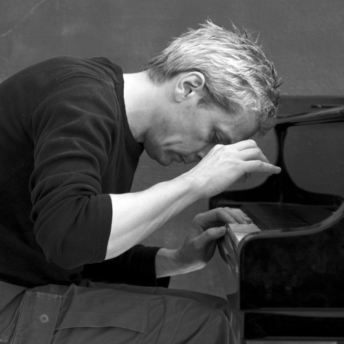 10 Sidney Corbett  Piano Valentines No.9 (2005) A Gull (In Memoriam Toru Takemitsu)