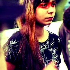 Tainá Khan