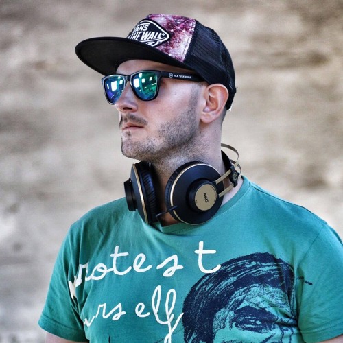 Stream Dani Martin Dolce Dj music Listen to songs, albums, playlists for free on SoundCloud