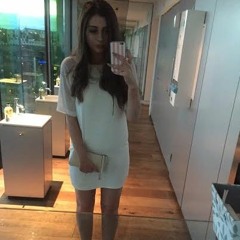 chloeneedham_