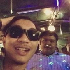 ยิ้ม แฉ่ง