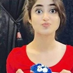 SOhpie Axmi