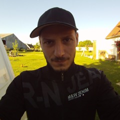Damien Baroe