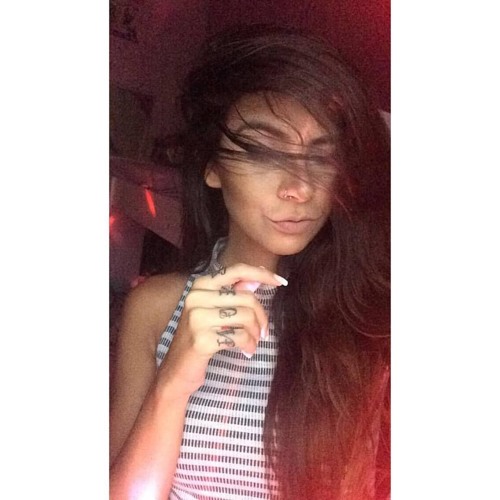 Kamilla Trindade’s avatar