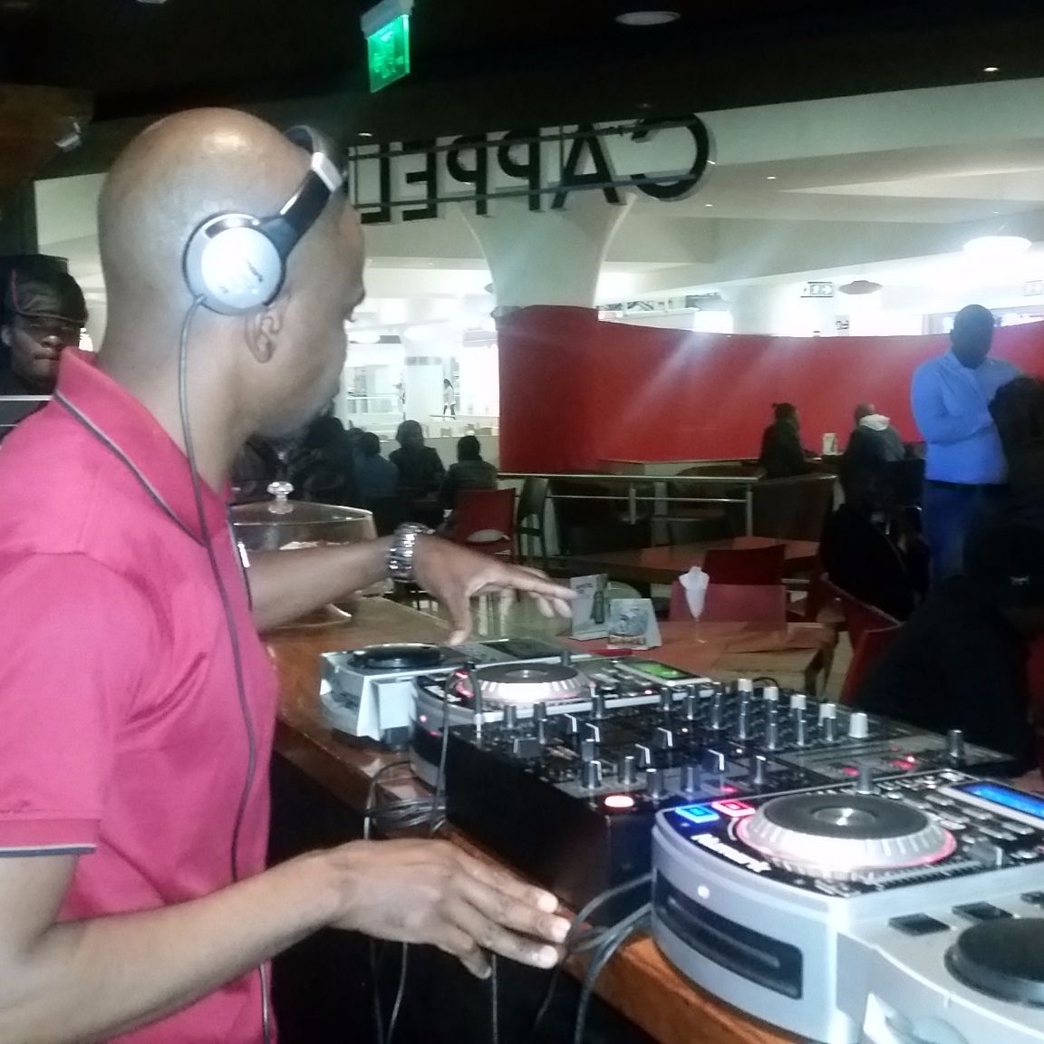 DJ MacDeySA
