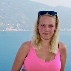 Julie Alstrøm Carlsen