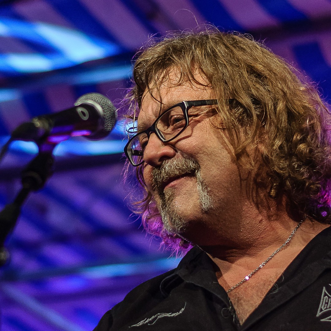 Stream VAVA-4 music | Listen to songs, albums, playlists for free