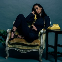 Geeksndfashion Julia Lang