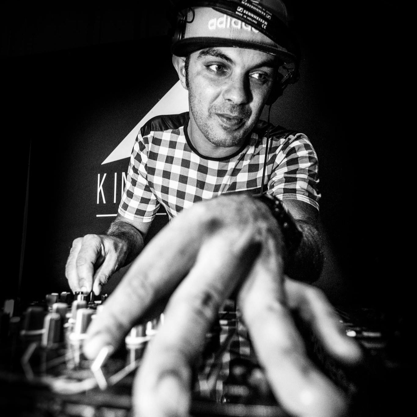 dj louie z.