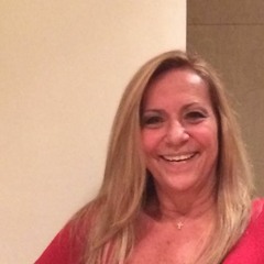 Maria Lúcia Mello
