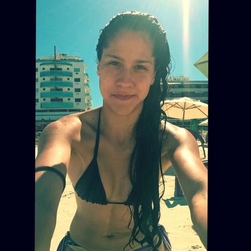 Isabelle Alves’s avatar