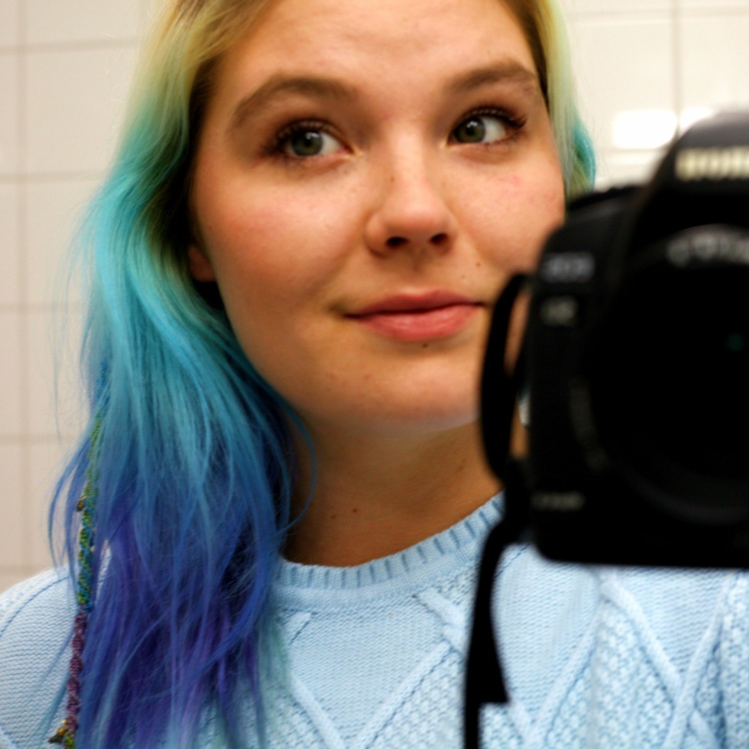 Emma Kinni yalangoch