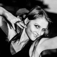 Selina Place ft. Julia Orwell - Mystic