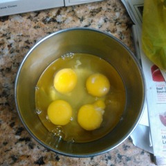 Some Eggs in A Bowl 🥚