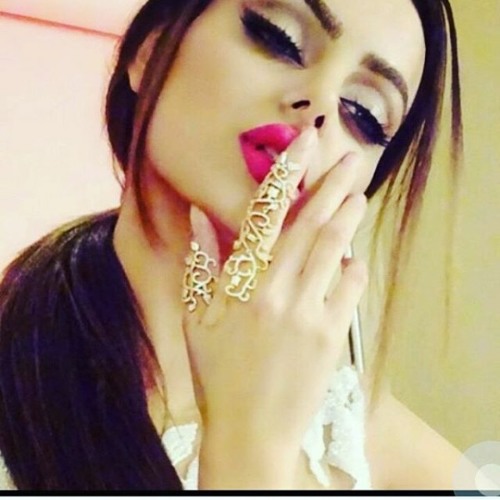 Aleena Khan’s avatar