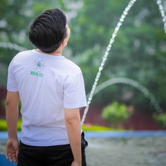 Khung cua so khep kin-Pham Dinh Thai Ngan