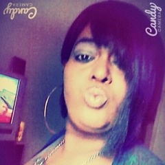 Queenzzielocsmokinginthewind