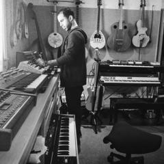 Reynold R - FromtheBottomUp