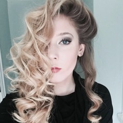 Carly Hanks