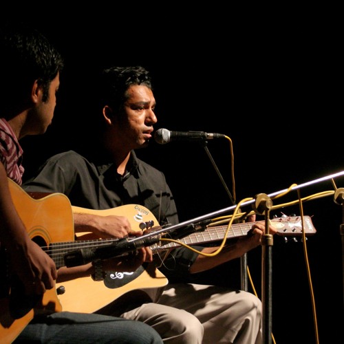 হাওয়ায় মেঘ সরায়ে ফুল ঝরায়ে - কিশোর কুমার