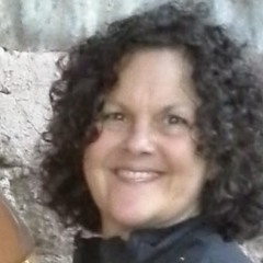 Elizabeth Farnell