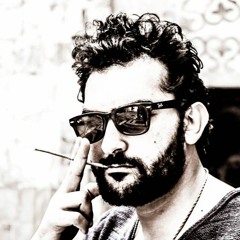 Mohamed MaȜruof Asus