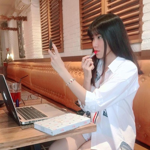 Stream Can't Help Falling In Love & Qing Fei De Yi by jenniferchen