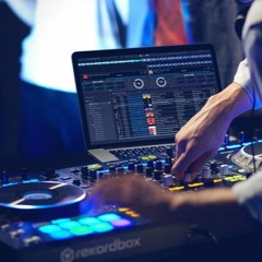 DJ Vicky