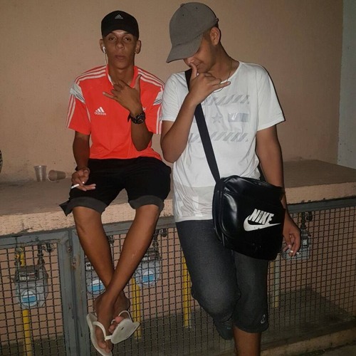 MTG - OS AMIGOS DE GLOCK COM PENTE DE 30 [DJ'S NIEL E CL 22]