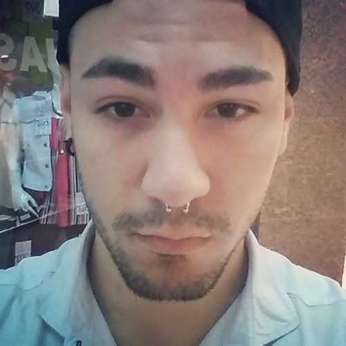 Lucho Castellano’s avatar