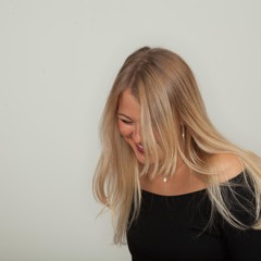 Alexandra Hari