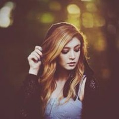 Chrissy Costanza