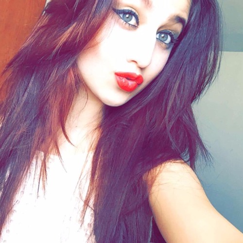 Zainab khan’s avatar