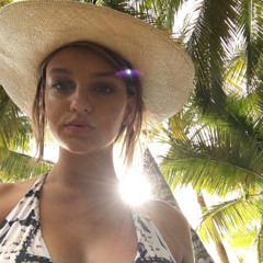 Ellie Villa