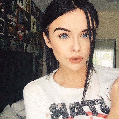 Chloe Shannon’s avatar
