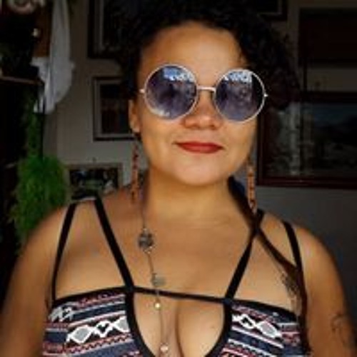 Ester Corrêa’s avatar