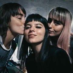 M A R I A •