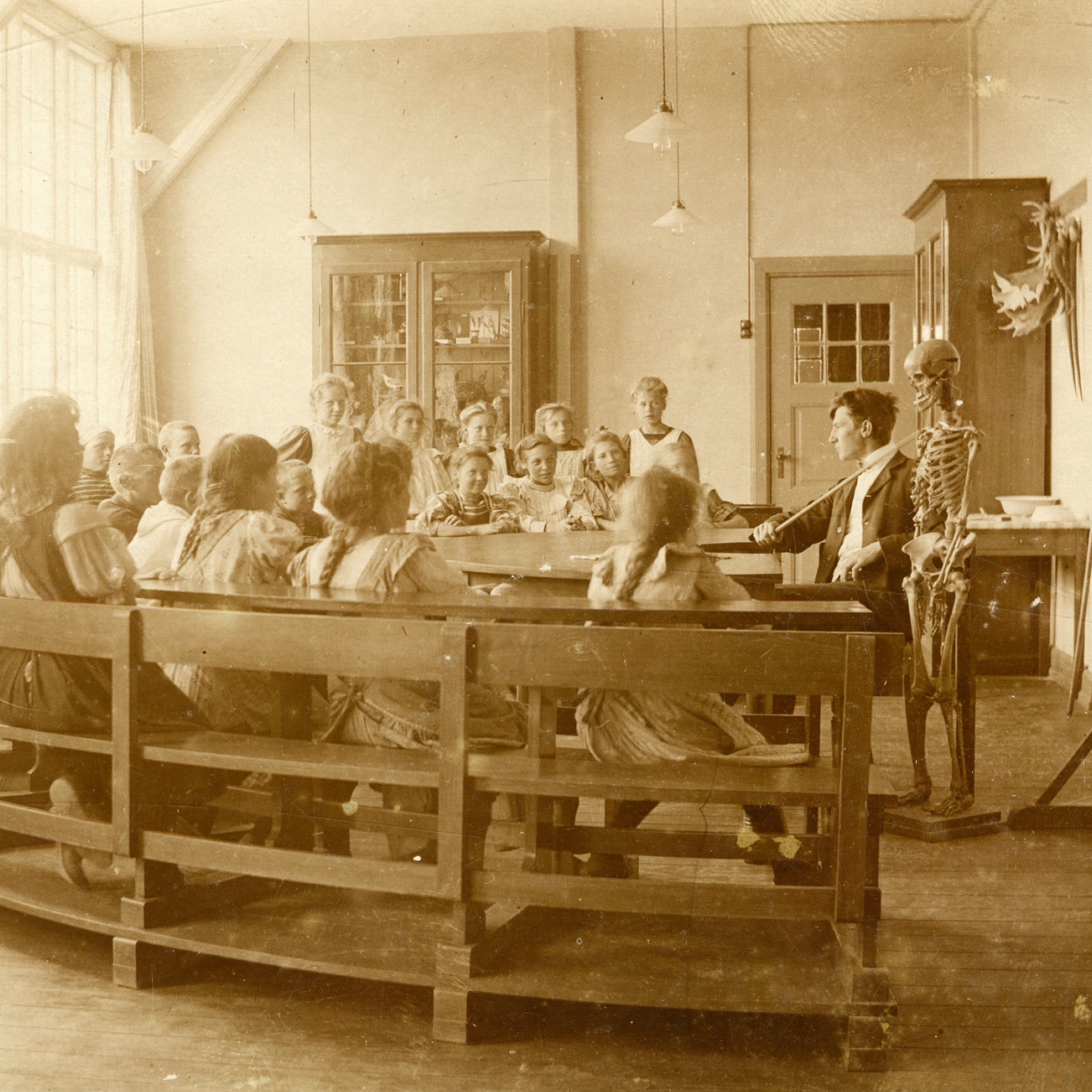 Fandens Fede Folkeskole af Fandens Fede Folkeskole