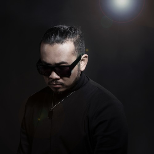 DJPhongsak’s avatar