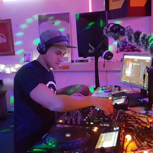 Dynand,E Ft kate Lesing (it's a dream) dance trance RMX