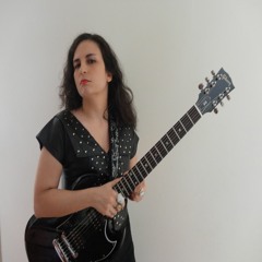 Ana Luiza Brown guitar