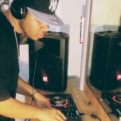 DJ  WillyD