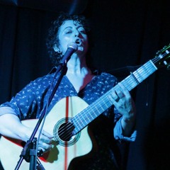 Cantautora Blau Urdin Blue