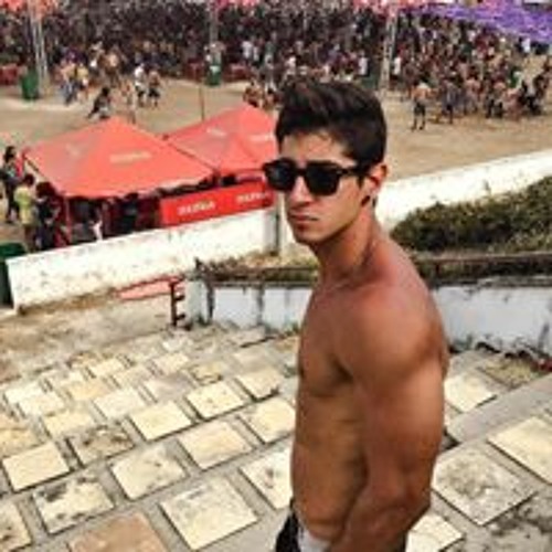 Brandon Queiroz’s avatar