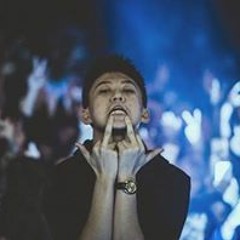巴震
