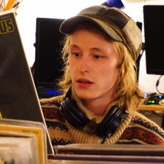 Crafting a Paper (CaP)