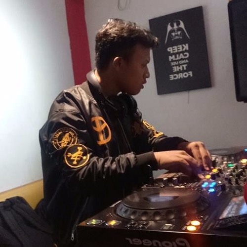 Skrilex&Diplo Vs Avant Hands Up The Jungle Bae(Andri Remix)