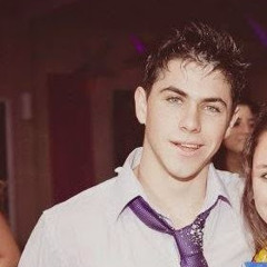 Christopher (chrisfaga)