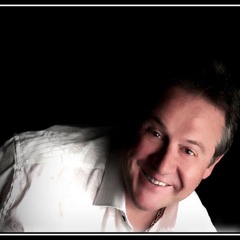 Christopher Gee - Voice Over Artiste